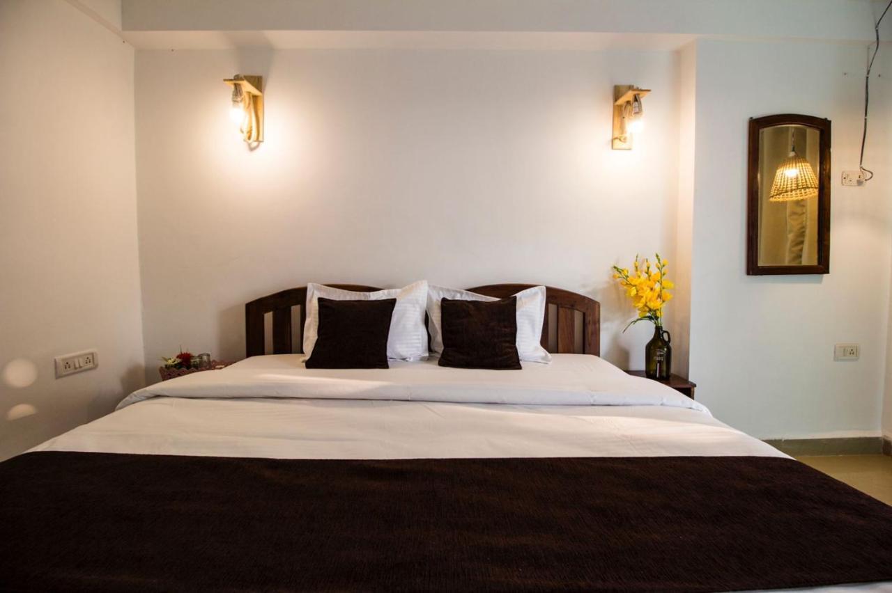 The Turquoiise House Hotel Morjim Exterior photo